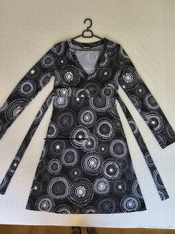 Dámske šaty s dlhým rukávom