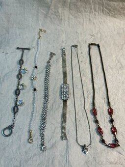 Súprava náramkov a retiazok, bižutéria – 6 ks