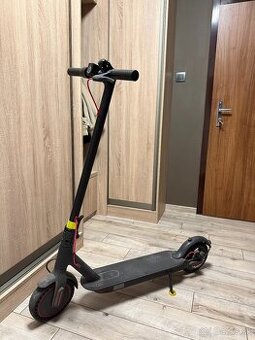 Xiaomi Mi Electric Scooter Pro