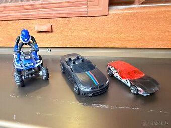 Predam tri kovove modely