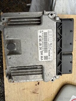 Riadiaca jednotka motora (ECU) – VW AG / Bosch