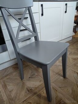 Masivne drevene stolicky Ikea