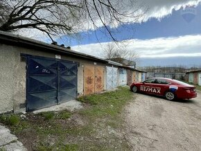 Znížená cena  - garáž v lokalite Pod skalkou - Prievidza - 1
