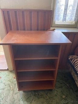 Stolík pod tv