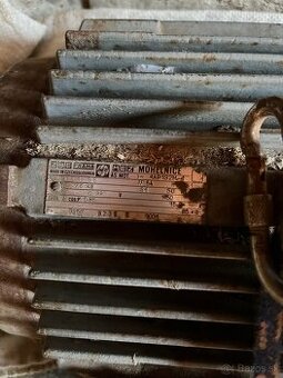 Elektro motor oska a vypinac