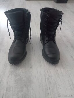 Motocyklova obuv