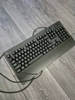 Klavesnica logitech g213