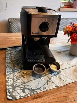Pákový kávovar na espresso DELONGHI EC 155B