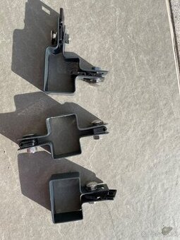 Úchytky plotovych dielcov/zváranych panelov - 1