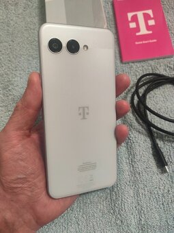 T Phone 3 128GB