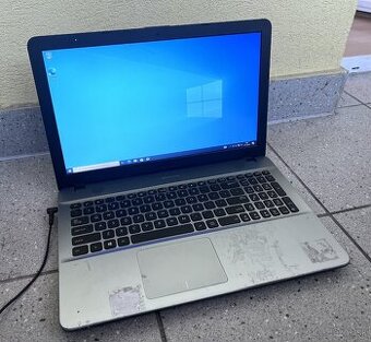 Asus X541U / Intel i3 6006U / 4GB RAM / 320GB HDD / 15.6"