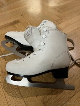 Predám dievčenské korčule