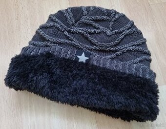 Nové značkové a štýlové vyteplené čiapky, bordová alebo sivá