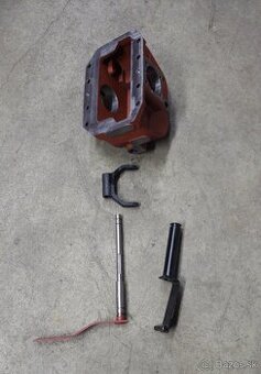 Páka na vývod. a kľukový hriadeľ na Zetor