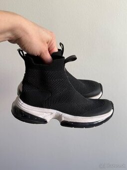 Prechodne tenisky chlapcenske Zara 28