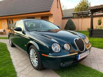 Jaguár S