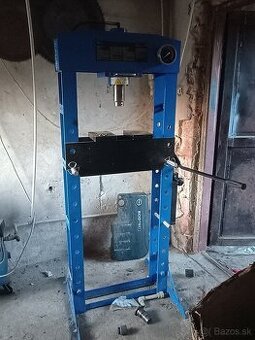 Hydraulicky lis 30t