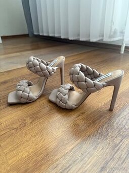 Steve Madden šľapky na opätku (veľ. 39)