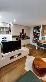 Ponuka: Moderný 2,5-izbový byt s balkónom v centre SNV