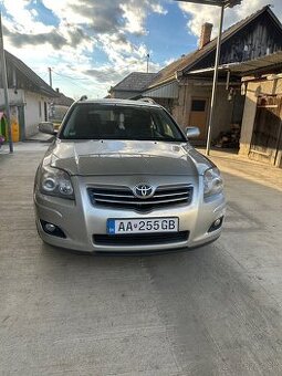 Toyota Avensis combi