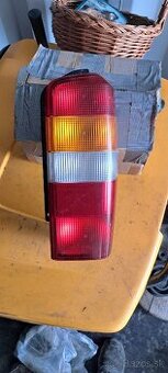 Jeep cherokee xj zadne svetlo