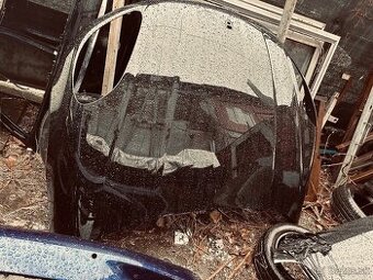 Predná kapota Porsche macan