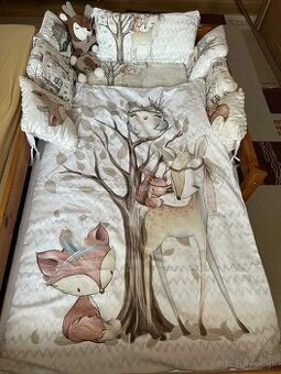 Vankúšikový mantinel a obliečky Lesné zvieratká + pyžamožrút