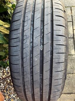 Letné pneu 215/55 R17 94V
