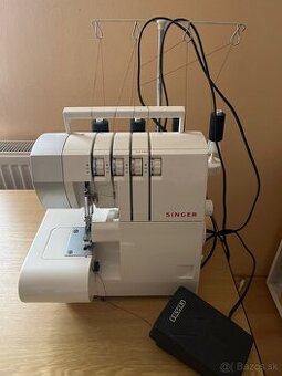 Šijací/endlovací stroj Singer