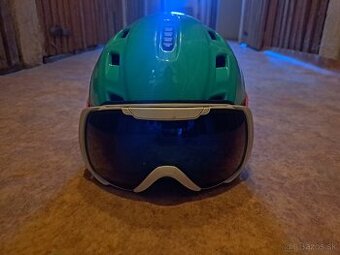 Dievcenska prilba UVEX