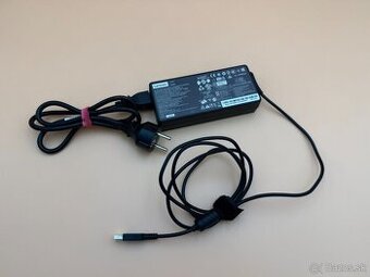 Originálna nabíjačka na notebook LENOVO hranatá 135W.