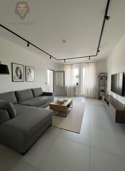 NA PREDAJ | VEĽKOMETRÁŽNY 3-IZBOVÝ BYT –TRENČÍN, SOBLAHOVSKÁ