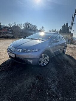 Honda Civic 8 Hatchback 2.2 i-CTDi 103 kW – 1. majiteľ – STK