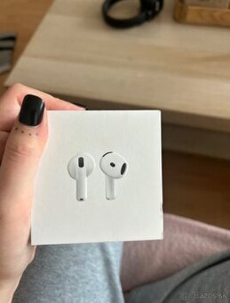 AirPods 4