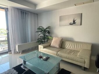 Prenájom- Apartmán 120m2, s terasou- vo vyššom štandarde