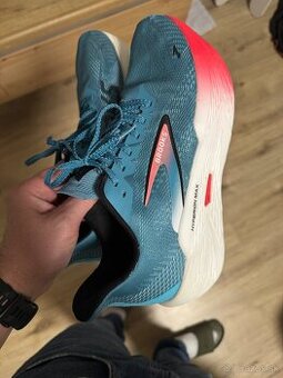 Brooks hyperion max