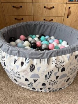 Predám krásny detský suchý bazén s loptičkami