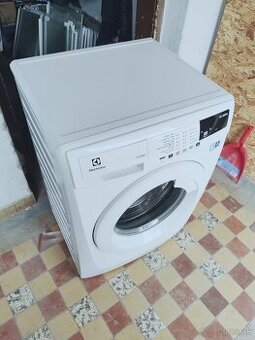 Predám práčku Electrolux 7kg