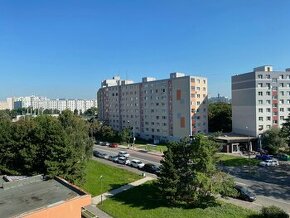Veľký 3i. byt 78m2, Budatínska ul., 5/8p., loggia, pivnica - 1