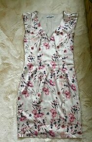Kvetinové saténové šaty Lio Jo