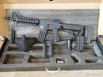 Airsoftová replika M4
