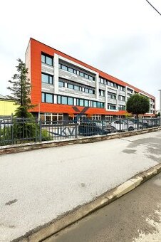 PRENÁJOM SHOWROOMU / PREDAJNE / SKLADU – Budovateľská ulica, - 1