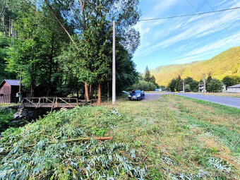 Stavebný pozemok pri Banskej Bystrici, rovina 2300 m2, potok