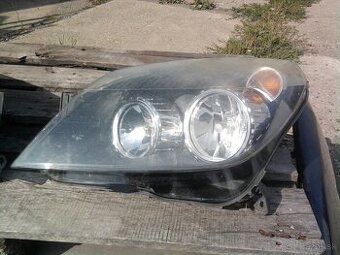 Predam na Opel astra H predne a zadne svetla