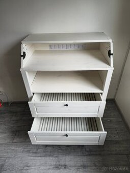 Prebalovací pult