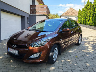Hyundai i30 1.4i MPI , 73 kW, 115.700 km