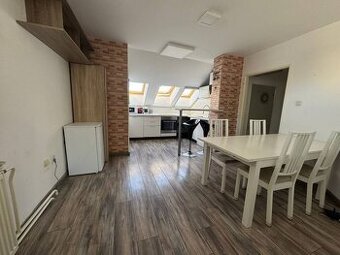 Topoľčany-prenájom 1 izbový byt 60m2 komplet zariadený