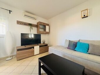 2-izb.zariadený apartmán 54m2 s výhľadom, Novalja/Chorvátsko