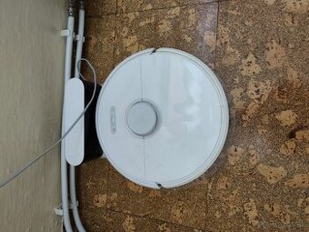 Predám robotický vysávač xiaomi s 6