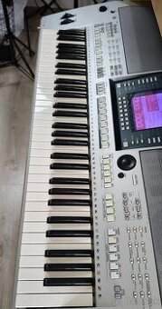 Predám Yamaha PSR-S710